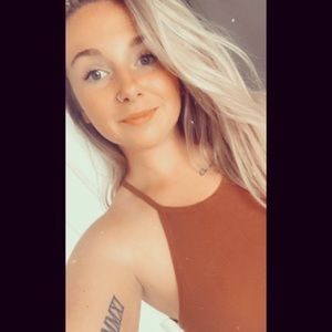 Meet your Posher, Kayla